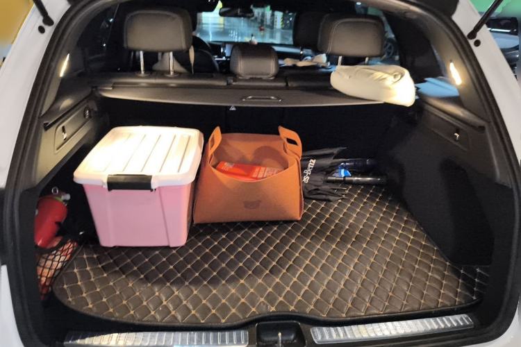 Used Mercedes-Benz GLC 2016 GLC 260 4MATIC Luxury Model Trunk