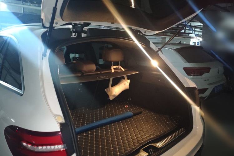 Used Mercedes-Benz GLC 2016 GLC 260 4MATIC Luxury Model Trunk