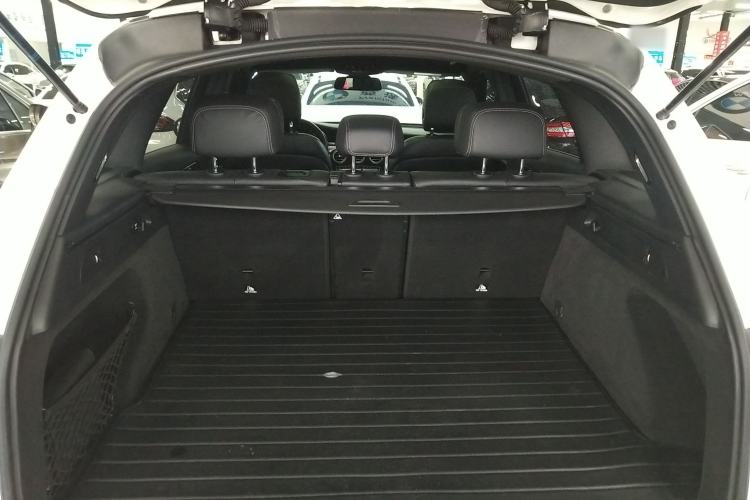 Used Mercedes-Benz GLC 2016 GLC 260 4MATIC Dynamic Edition Trunk