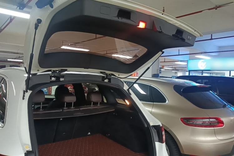 Used Mercedes-Benz GLC 2016 GLC 200 4MATIC Trunk