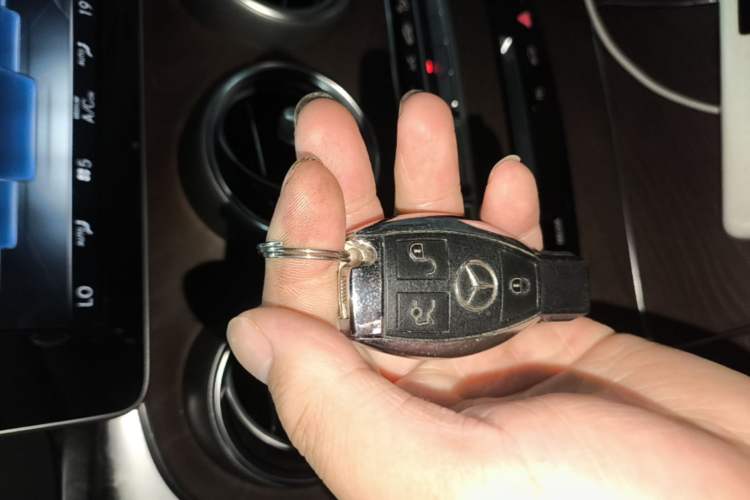 Used Mercedes-Benz GLC 2016 GLC 300 4MATIC Dynamic Model Vehicle Key