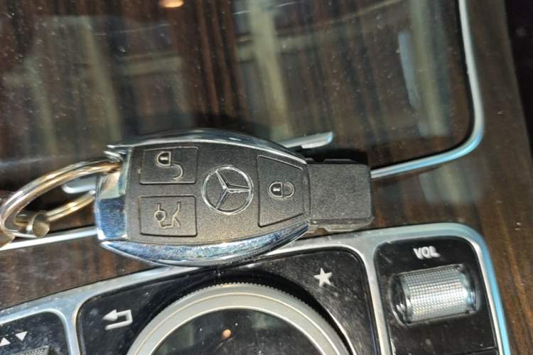 Used Mercedes-Benz GLC 2016 GLC 260 4MATIC Dynamic Edition Vehicle Key