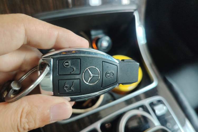 Used Mercedes-Benz GLC 2016 GLC 260 4MATIC Dynamic Edition Vehicle Key