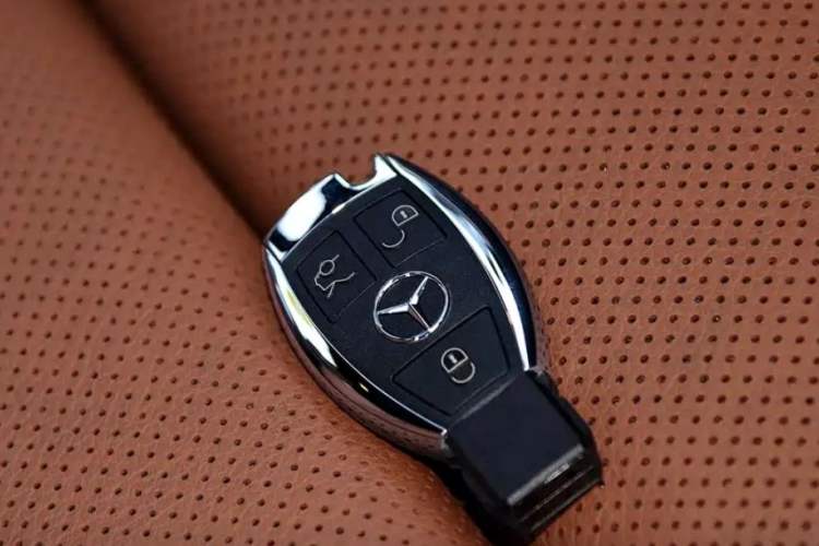 Used Mercedes-Benz GLC 2016 GLC 300 4MATIC Dynamic Model Vehicle Key