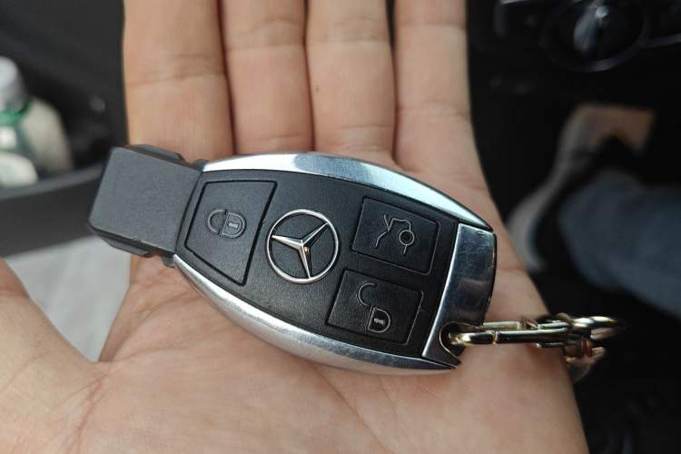 Used Mercedes-Benz GLC 2016 GLC 300 4MATIC Dynamic Model Vehicle Key