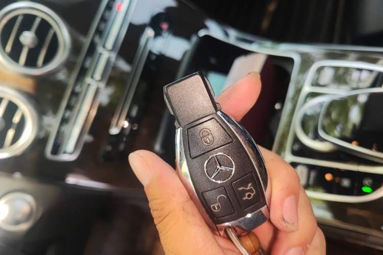 Used Mercedes-Benz GLC 2016 GLC 260 4MATIC Luxury Model Vehicle Key