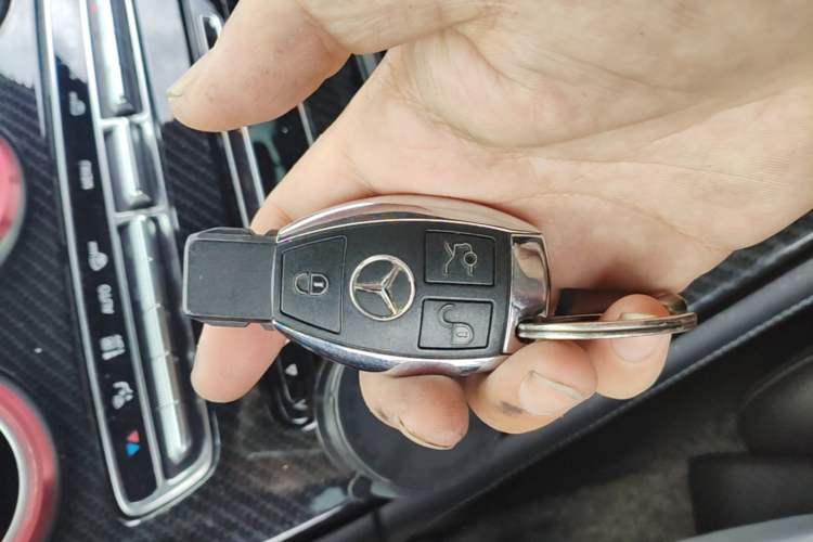 Used Mercedes-Benz GLC 2016 GLC 260 4MATIC Luxury Model Vehicle Key