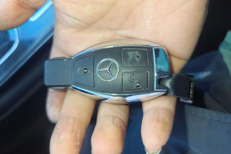 Used Mercedes-Benz GLC 2016 GLC 260 4MATIC Luxury Model Vehicle Key