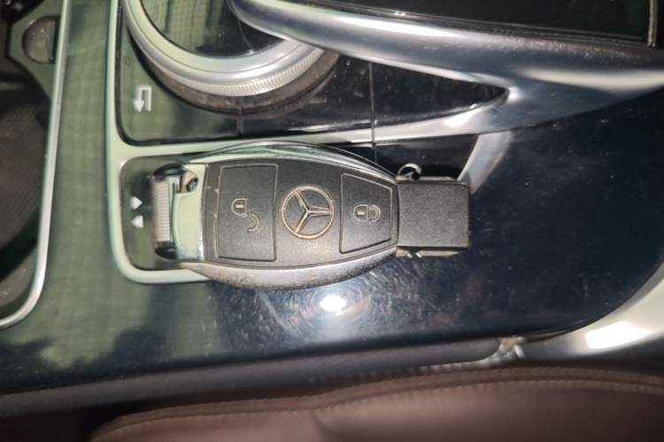 Used Mercedes-Benz GLC 2016 GLC 200 4MATIC Vehicle Key
