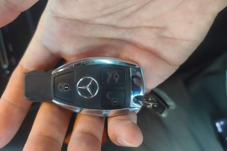 Used Mercedes-Benz GLC 2016 GLC 260 4MATIC Luxury Model Vehicle Key