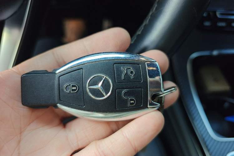 Used Mercedes-Benz GLC 2016 GLC 260 4MATIC Luxury Model Vehicle Key