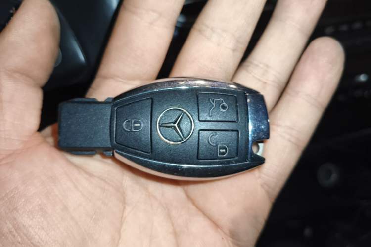 Used Mercedes-Benz GLC 2016 GLC 260 4MATIC Luxury Model Vehicle Key