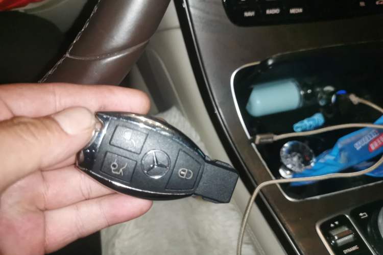 Used Mercedes-Benz GLC 2016 GLC 300 4MATIC Dynamic Model Vehicle Key