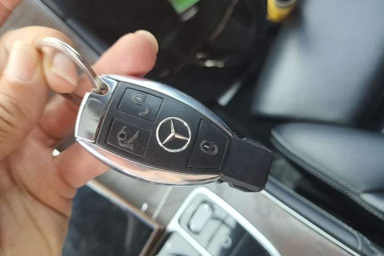 Used Mercedes-Benz GLC 2016 GLC 300 4MATIC Dynamic Model Vehicle Key