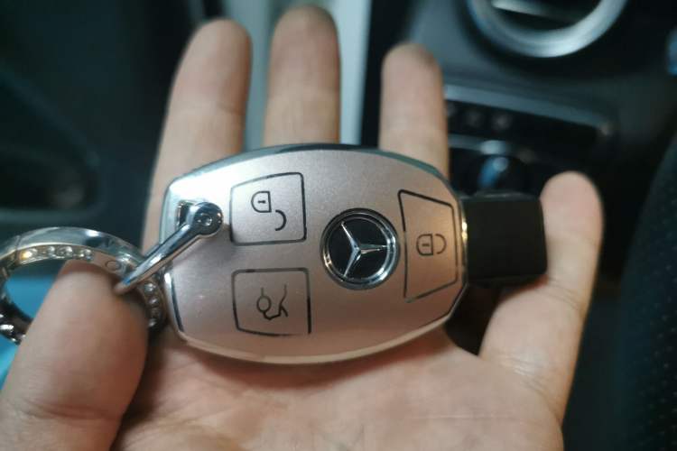 Used Mercedes-Benz GLC 2016 GLC 260 4MATIC Luxury Model Vehicle Key
