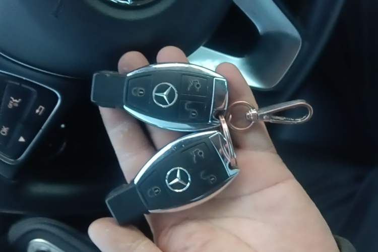 Used Mercedes-Benz GLC 2016 GLC 300 4MATIC Dynamic Model Vehicle Key