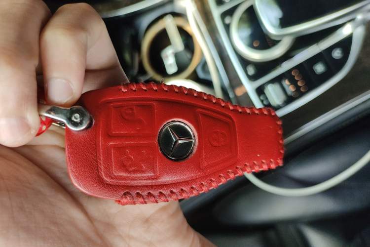 Used Mercedes-Benz GLC 2016 GLC 260 4MATIC Luxury Model Vehicle Key