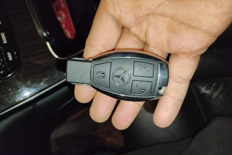 Used Mercedes-Benz GLC 2016 GLC 260 4MATIC Luxury Model Vehicle Key