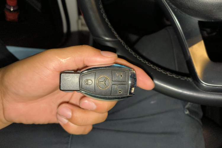 Used Mercedes-Benz GLC 2016 GLC 260 4MATIC Luxury Model Vehicle Key