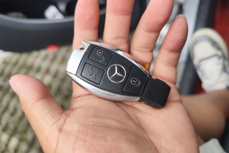 Used Mercedes-Benz GLC 2016 GLC 260 4MATIC Luxury Model Vehicle Key
