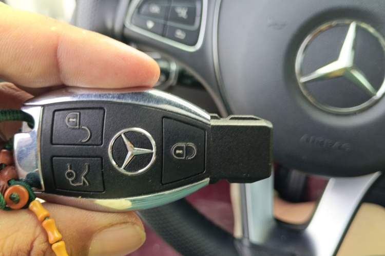 Used Mercedes-Benz GLC 2016 GLC 300 4MATIC Luxury Model Vehicle Key