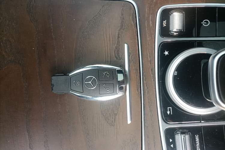 Used Mercedes-Benz GLC 2016 GLC 300 4MATIC Dynamic Model Vehicle Key