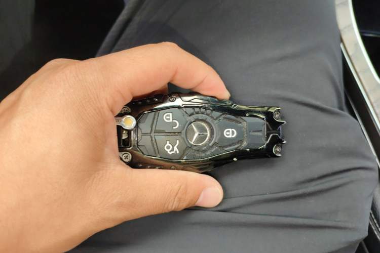 Used Mercedes-Benz GLC 2016 GLC 300 4MATIC Dynamic Model Vehicle Key