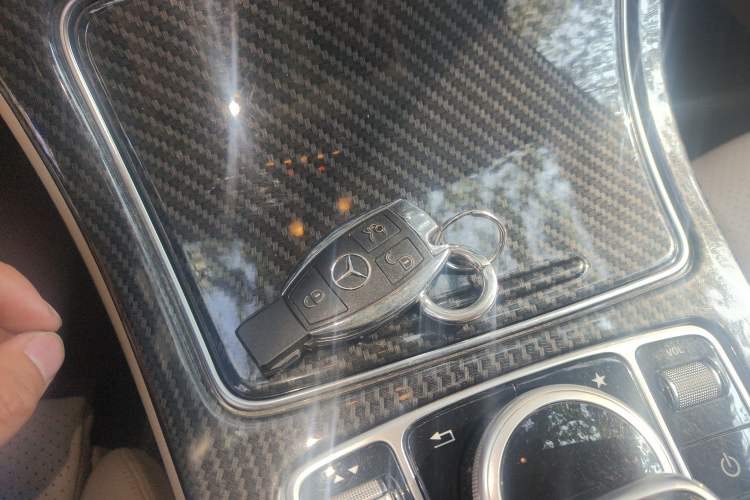 Used Mercedes-Benz GLC 2016 GLC 260 4MATIC Luxury Model Vehicle Key