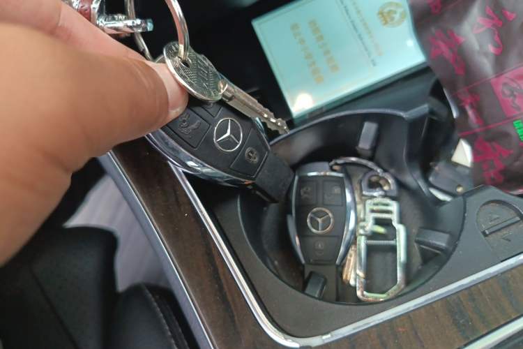 Used Mercedes-Benz GLC 2016 GLC 260 4MATIC Luxury Model Vehicle Key