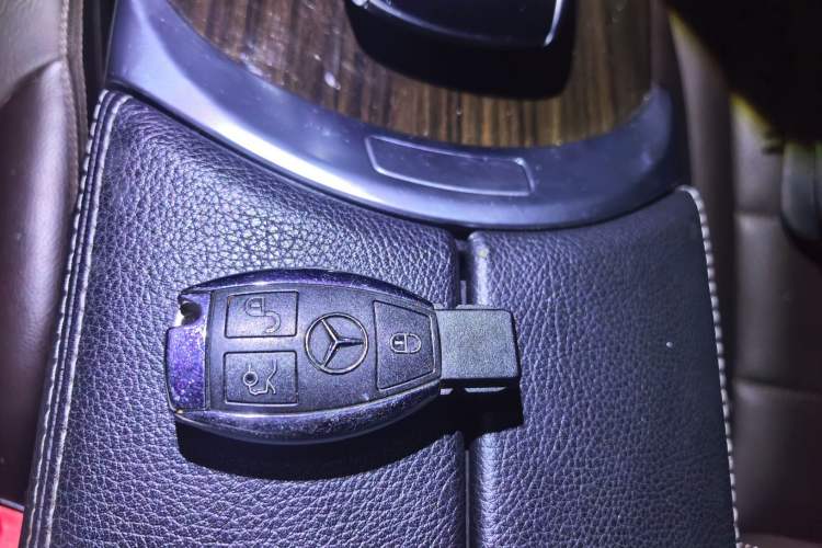 Used Mercedes-Benz GLC 2016 GLC 260 4MATIC Luxury Model Vehicle Key