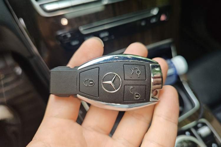 Used Mercedes-Benz GLC 2016 GLC 260 4MATIC Dynamic Edition Vehicle Key