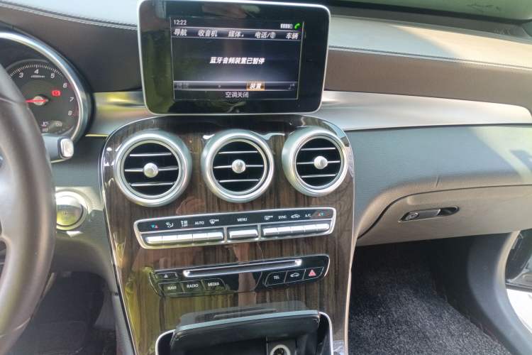 Used Mercedes-Benz GLC 2017 GLC 260 4MATIC Luxury Model Audio And AC Panel