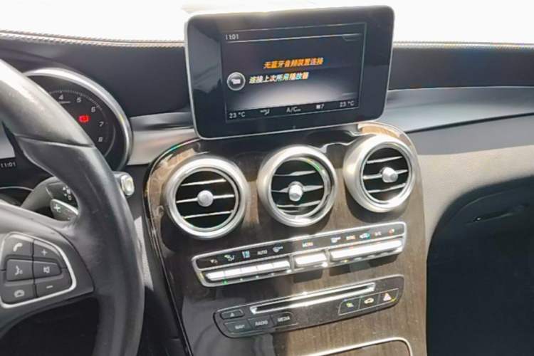 Used Mercedes-Benz GLC 2017 GLC 260 4MATIC Luxury Model Audio And AC Panel