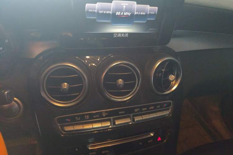 Used Mercedes-Benz GLC 2017 GLC 260 4MATIC Luxury Model Audio And AC Panel