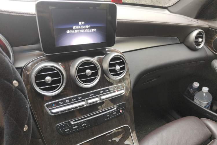 Used Mercedes-Benz GLC 2017 GLC 260 4MATIC Luxury Model Audio And AC Panel