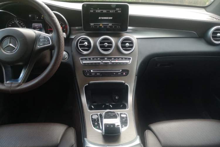 Used Mercedes-Benz GLC 2017 GLC 300 4MATIC Sport Edition Audio And AC Panel