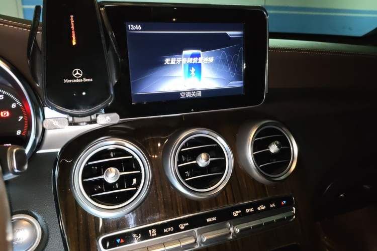 Used Mercedes-Benz GLC 2017 GLC 260 4MATIC Luxury Model Audio And AC Panel