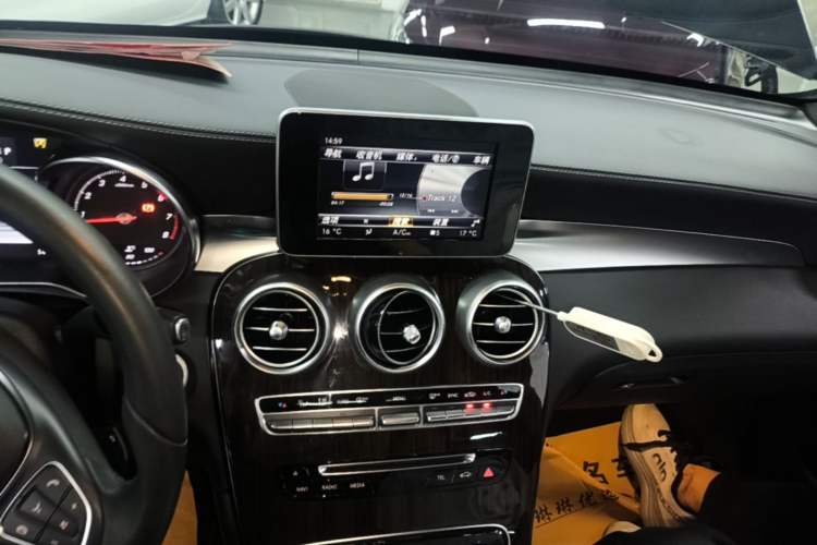 Used Mercedes-Benz GLC 2017 GLC 260 4MATIC Luxury Model Audio And AC Panel