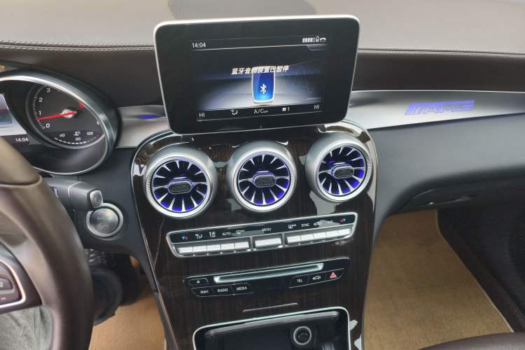 Used Mercedes-Benz GLC 2017 GLC 260 4MATIC Dynamic Edition Audio And AC Panel