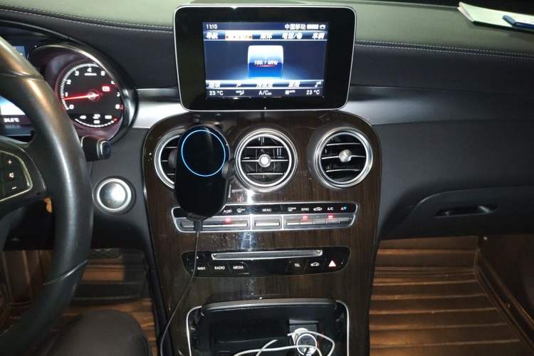 Used Mercedes-Benz GLC 2017 GLC 260 4MATIC Dynamic Edition Audio And AC Panel
