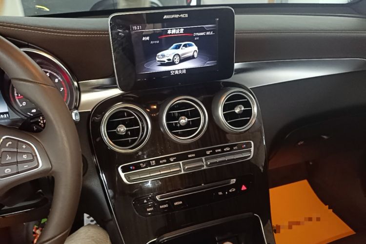 Used Mercedes-Benz GLC 2017 GLC 260 4MATIC Dynamic Edition Audio And AC Panel