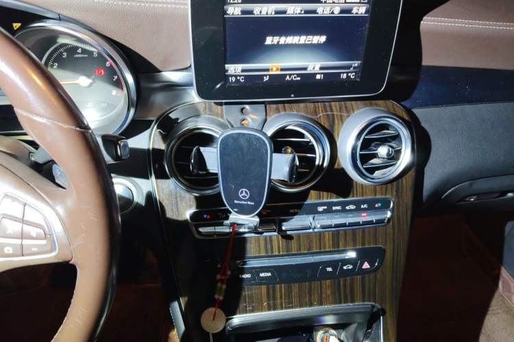 Used Mercedes-Benz GLC 2017 GLC 260 4MATIC Luxury Model Audio And AC Panel