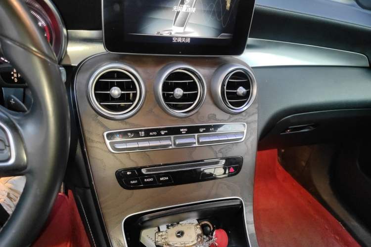 Used Mercedes-Benz GLC 2017 GLC 300 4MATIC Luxury Model Audio And AC Panel