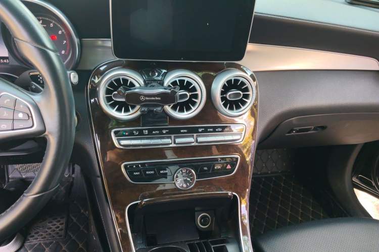 Used Mercedes-Benz GLC 2017 GLC 200 4MATIC Audio And AC Panel
