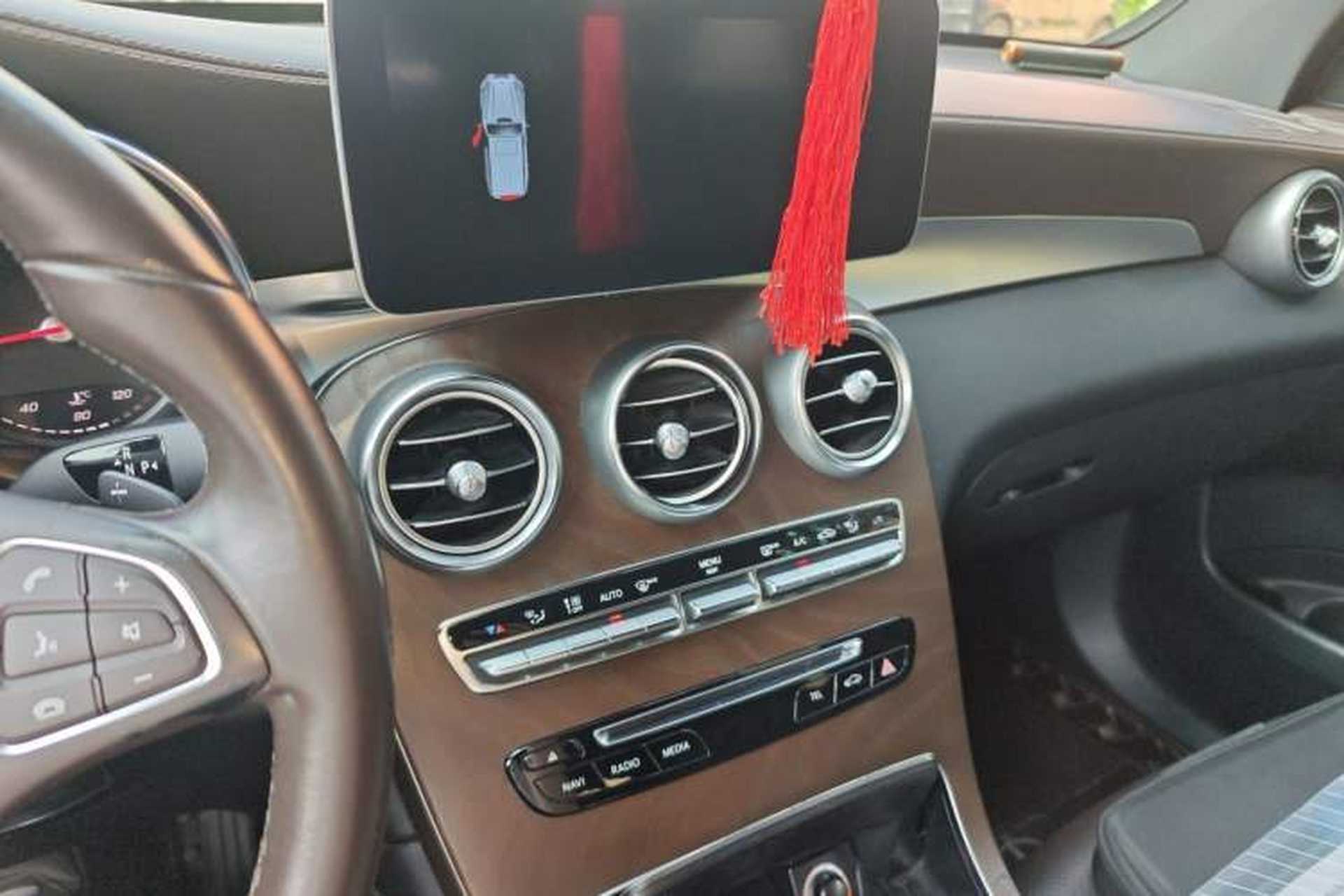 Used Mercedes-Benz GLC 2017 GLC 300 4MATIC Sport Edition Audio And AC Panel