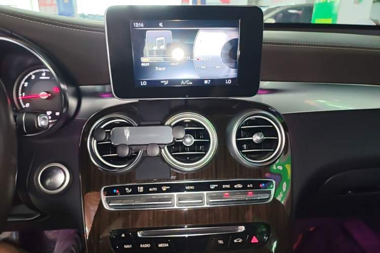 Used Mercedes-Benz GLC 2017 GLC 260 4MATIC Luxury Model Audio And AC Panel