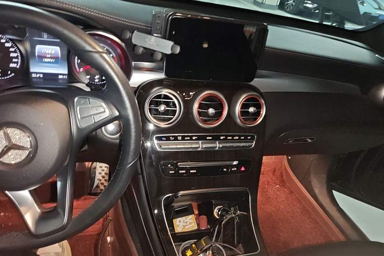 Used Mercedes-Benz GLC 2017 GLC 260 4MATIC Luxury Model Audio And AC Panel