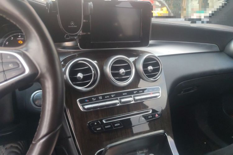 Used Mercedes-Benz GLC 2017 GLC 260 4MATIC Luxury Model Audio And AC Panel