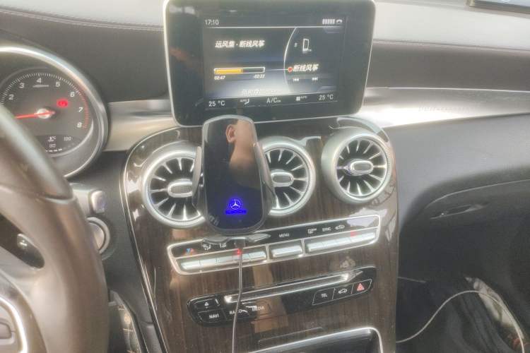 Used Mercedes-Benz GLC 2017 GLC 260 4MATIC Luxury Model Audio And AC Panel