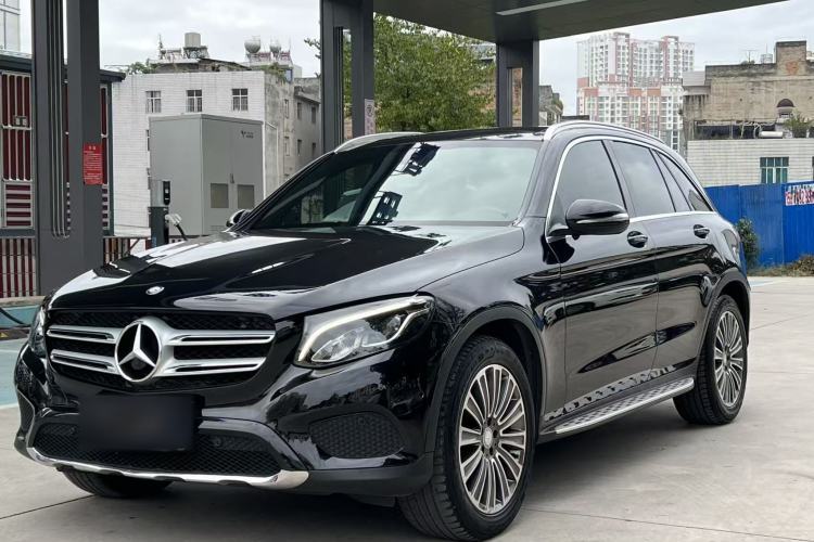 Używany Mercedes-Benz GLC 2017 GLC 200 4MATIC Guazi used car, China used car export, Used car for sale, Used cars, Cheapest cars for sale